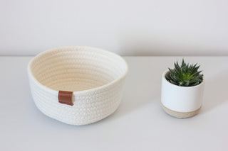 White Woven Rope Round Basket with Leather Accent 10"