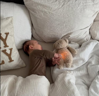 Moonie Organic Humming Bear With Lamp - Caramel